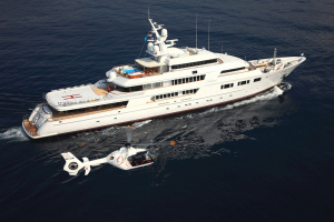 Yacht helicopter transfer